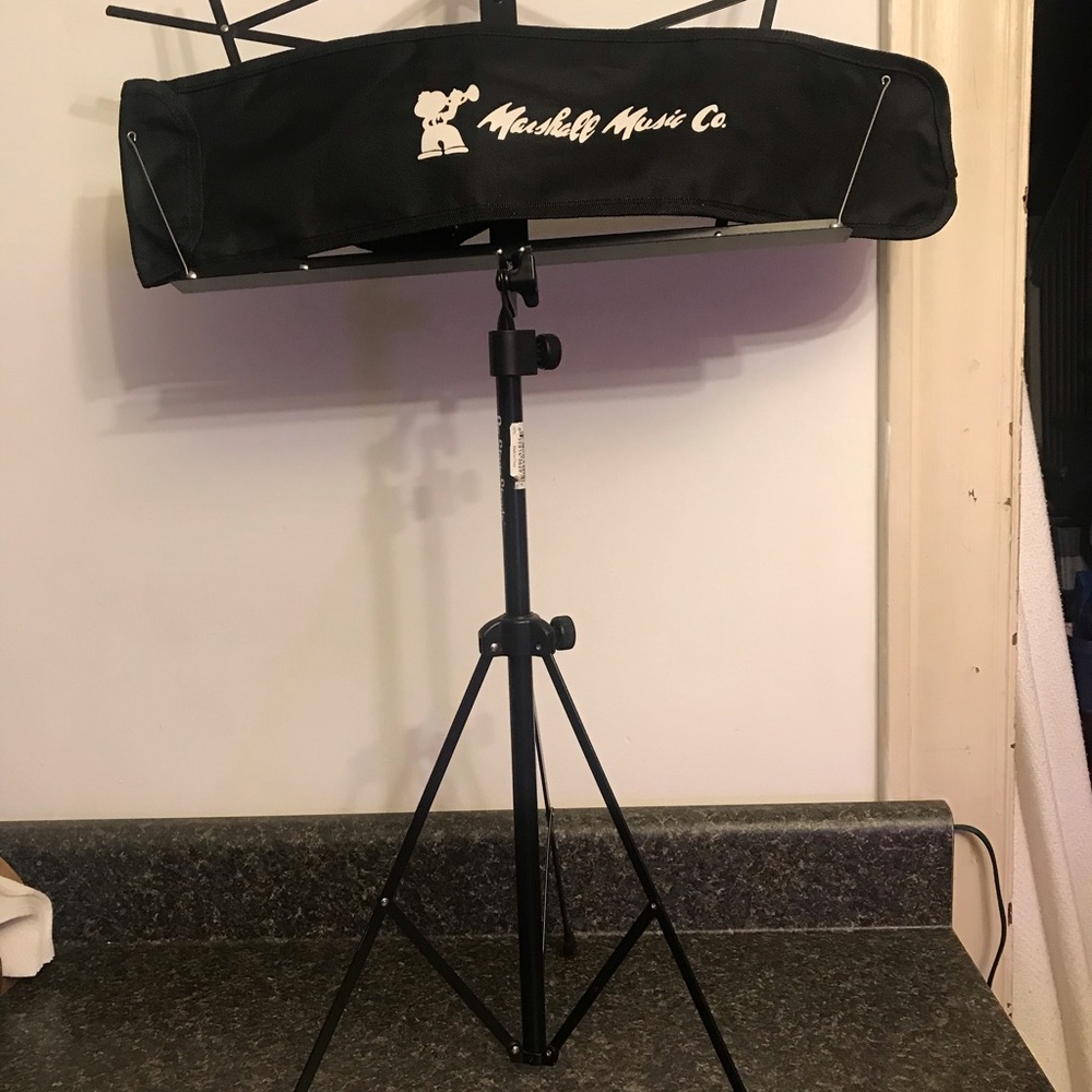 Marshall Music Co. Foldable Stand & carrying Case